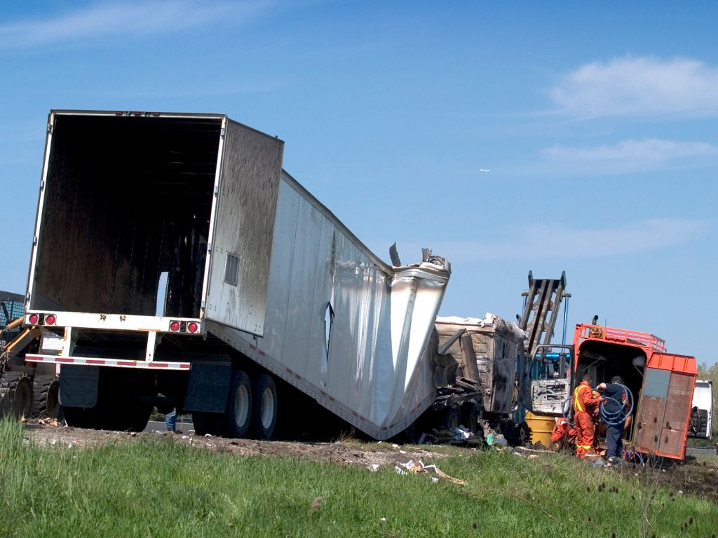 Differences Between Truck Wreck Claims and Car Wreck Claims in Texas